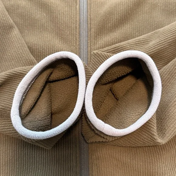 Arc’teryx zip up sweater - Picture 5 of 9